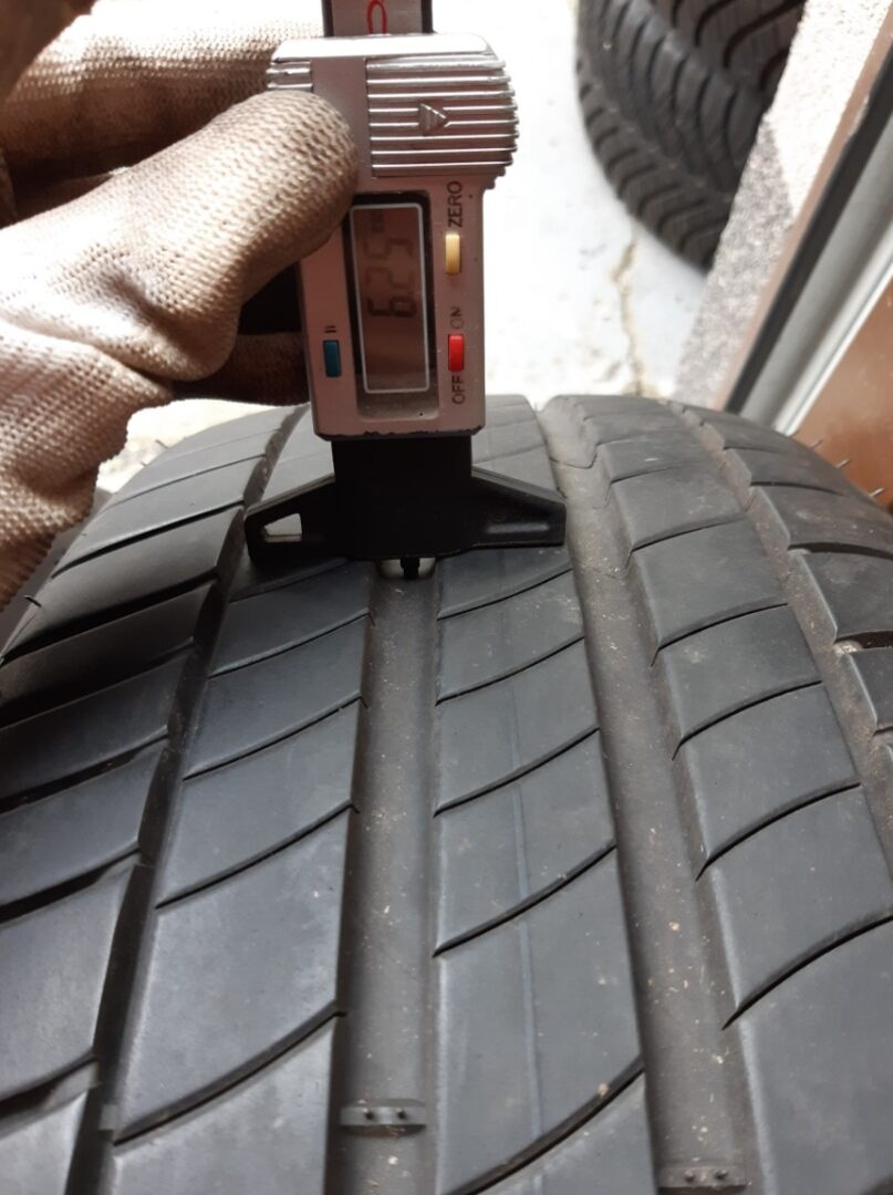 Letní pneu Michelin 215/65/17 - 3