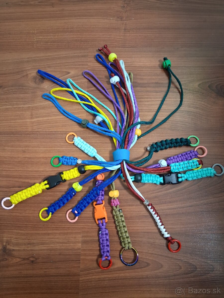 Kľúčenky a naramky. - 3