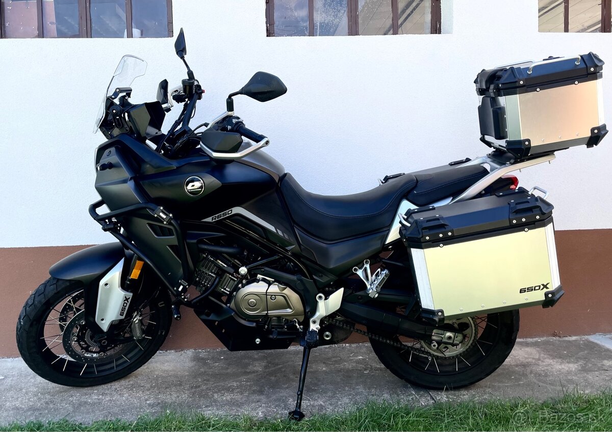 QJ Motor SVT 650 X 2024 - 3