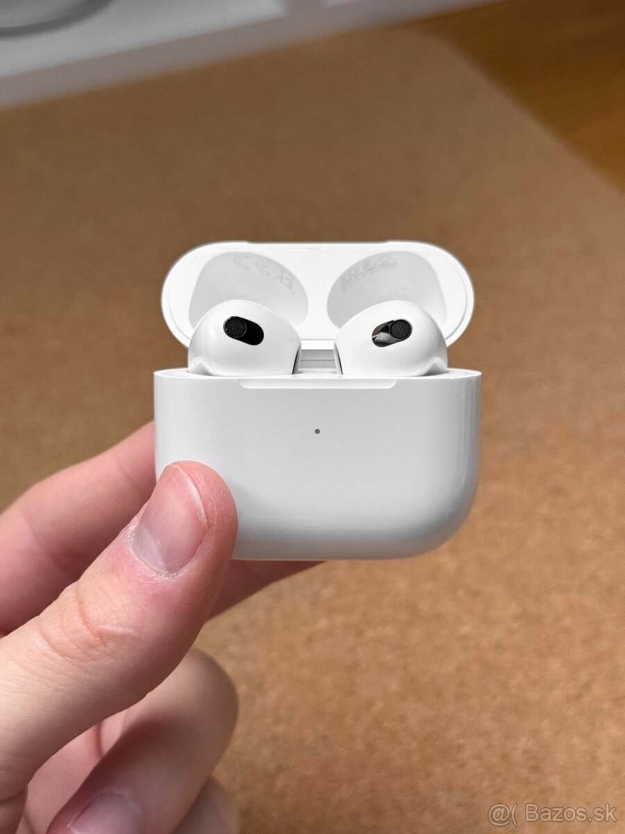 Apple AirPods 3. generácie 2023 - 3