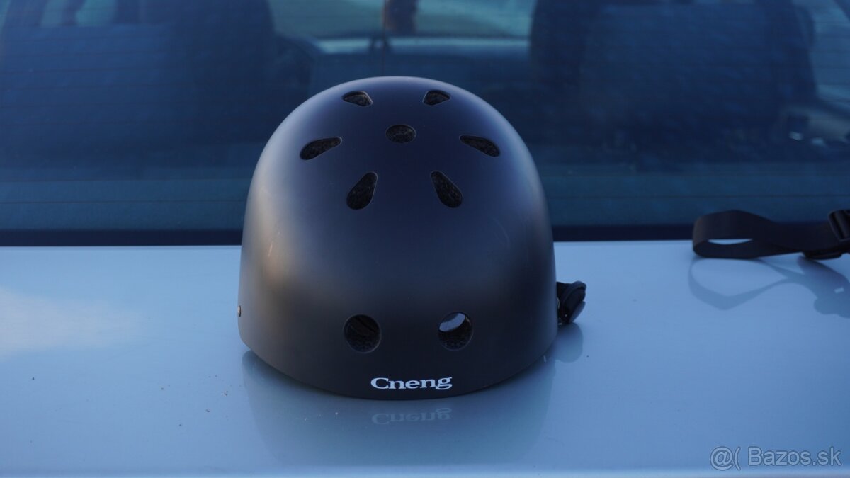 Skate prilba – veľkosť L, ako nová (Senec) - 3