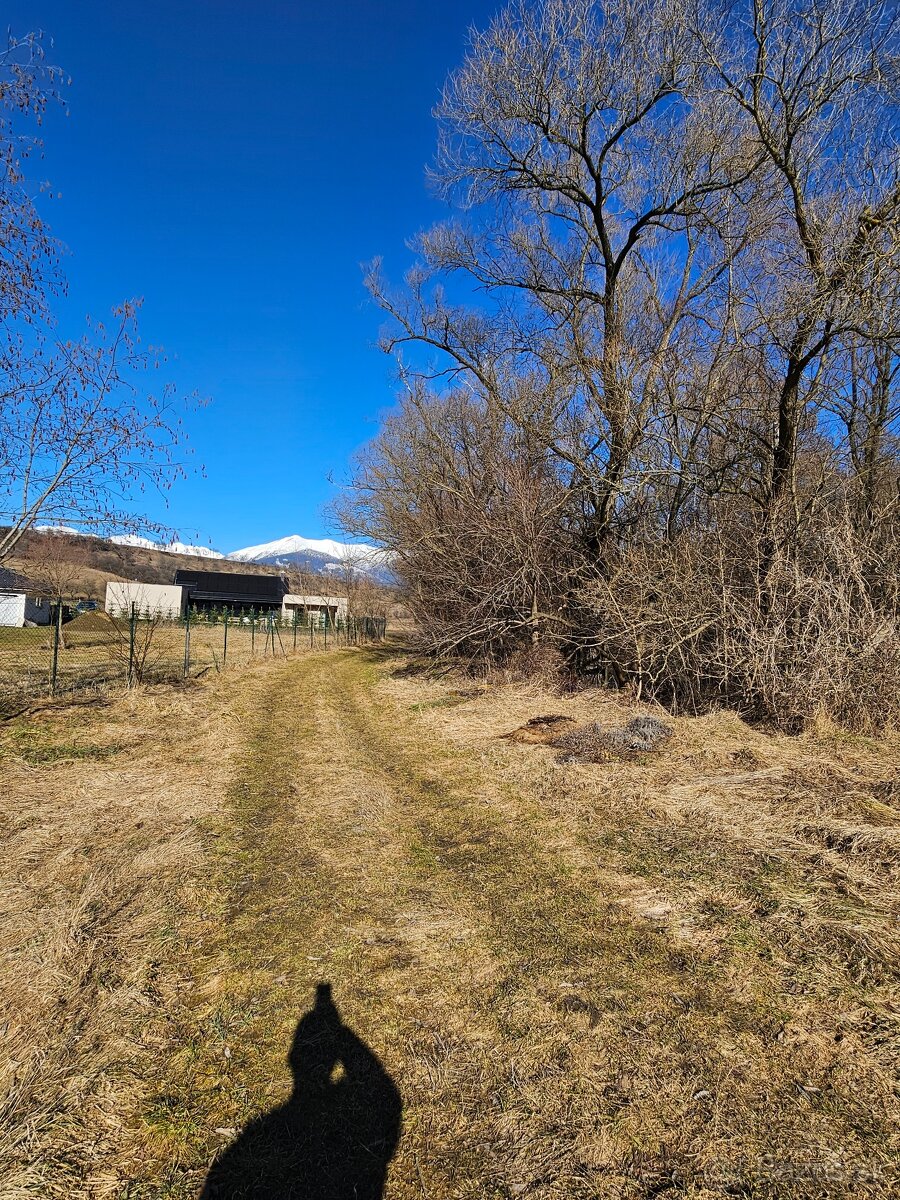 Predám pozemok- Beňadiková - 3