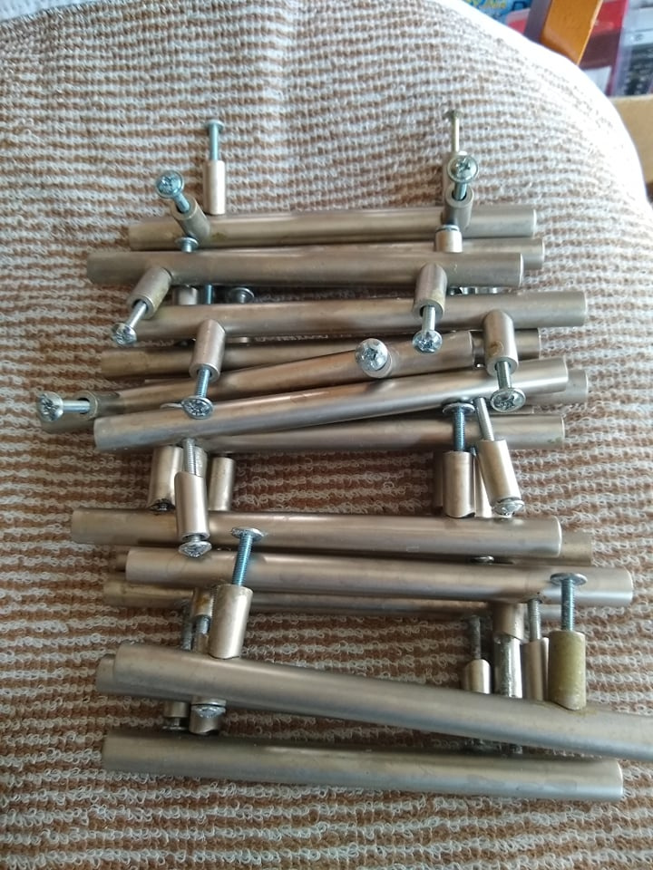 Nábytkové úchytky - 3