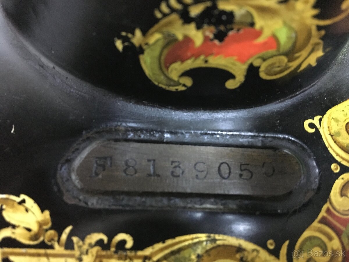 Predám starožitný šijací stroj Singer - 3