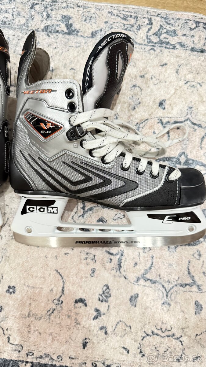 ✅ LEGENDÁRNE KORČULE - CCM VECTOR 8.0 - 7,5 D ✅ - 3