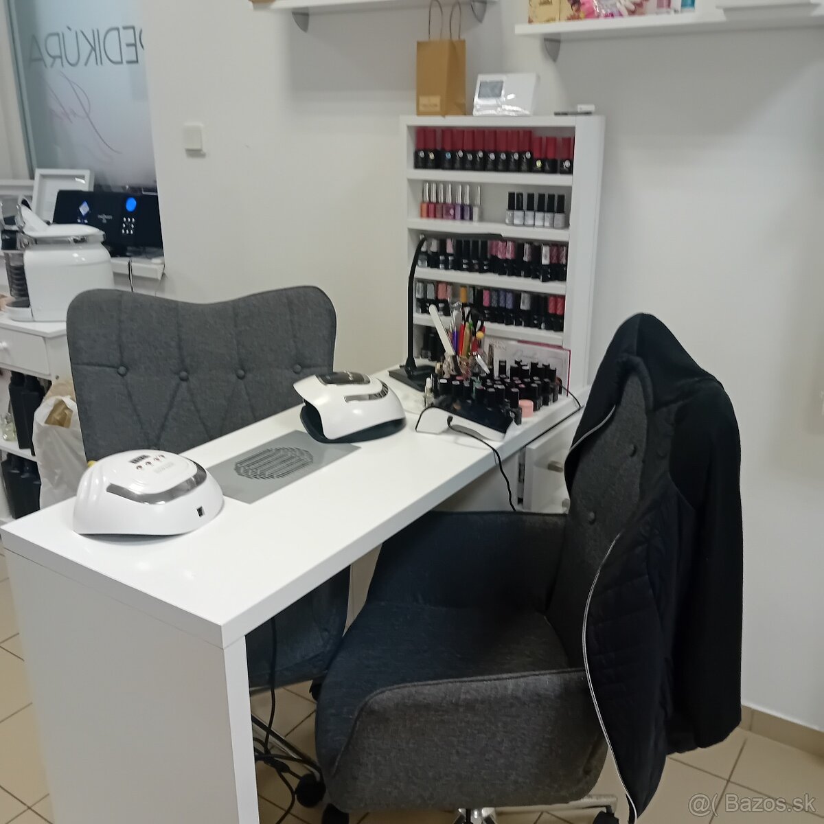 Stol na manikúru - 3