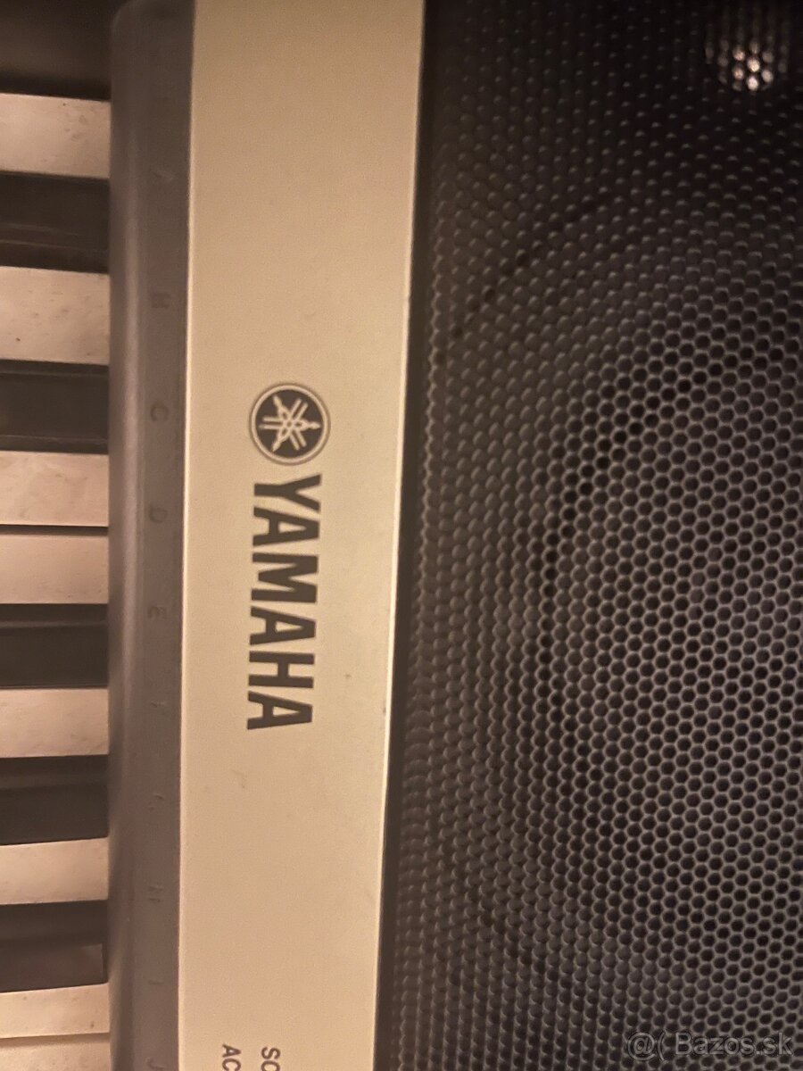 YAMAHA PSR 640 - 3