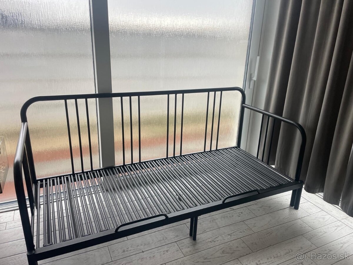 Kovová posteľ - 3