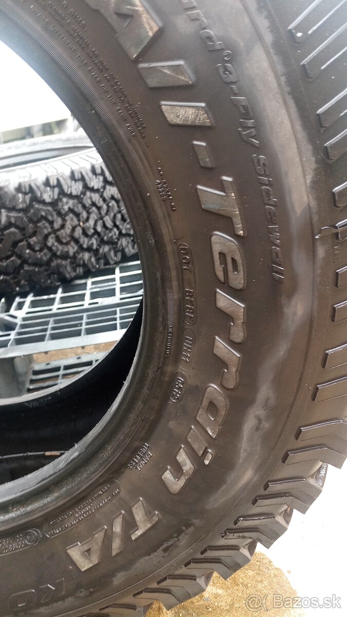 Bf goodrich All tereain 285/70/17 - 3