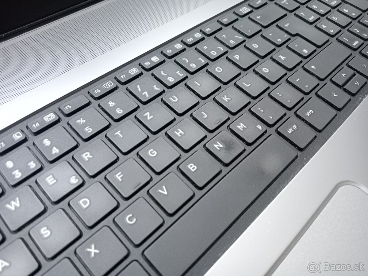 predám HP probook 470 G1 , Intel® Core™ i3 , 8gb ram , ssd - 3