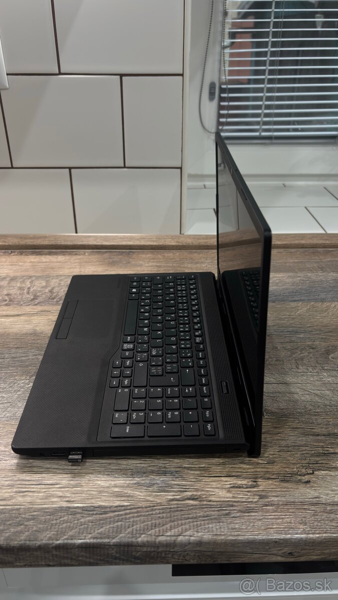 Predám notebook Fujitsu LIFEBOOK A3510 - 3