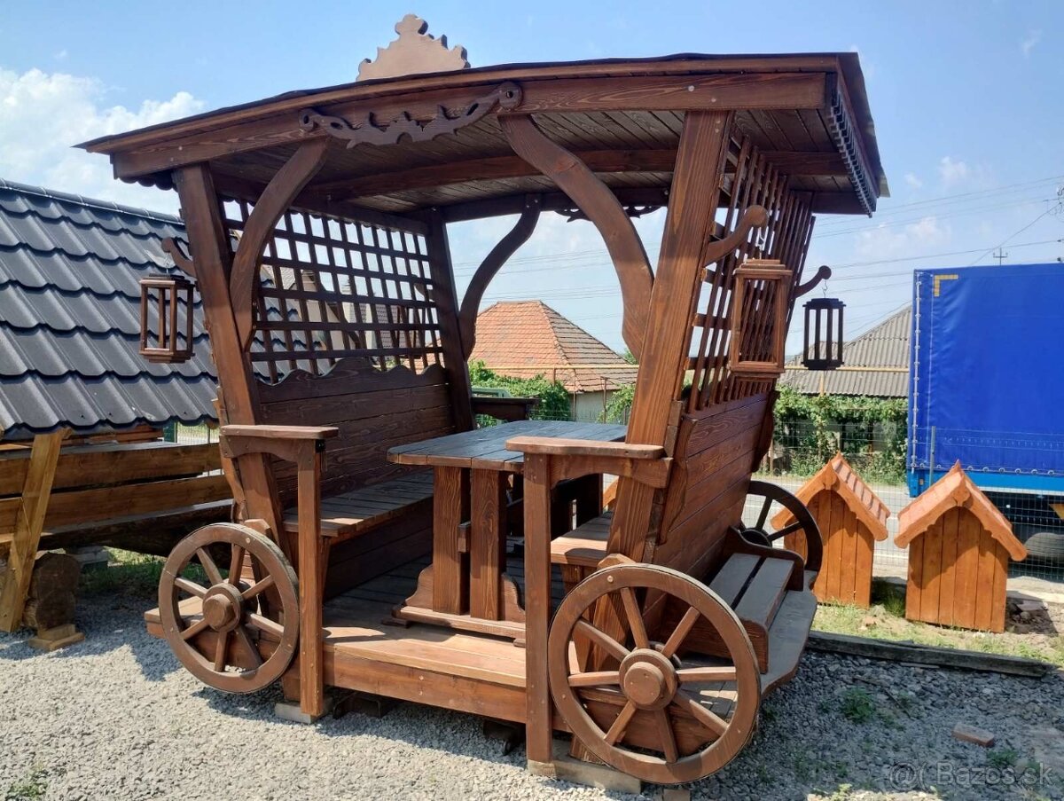 Predám altanok v tvare koča - 3