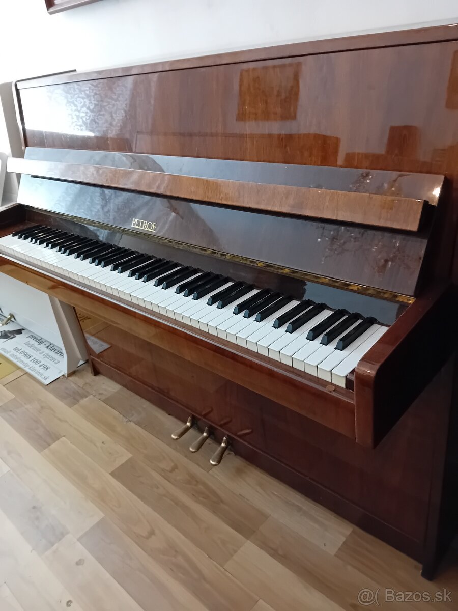 Ponúkam pianíno Petrof - 3