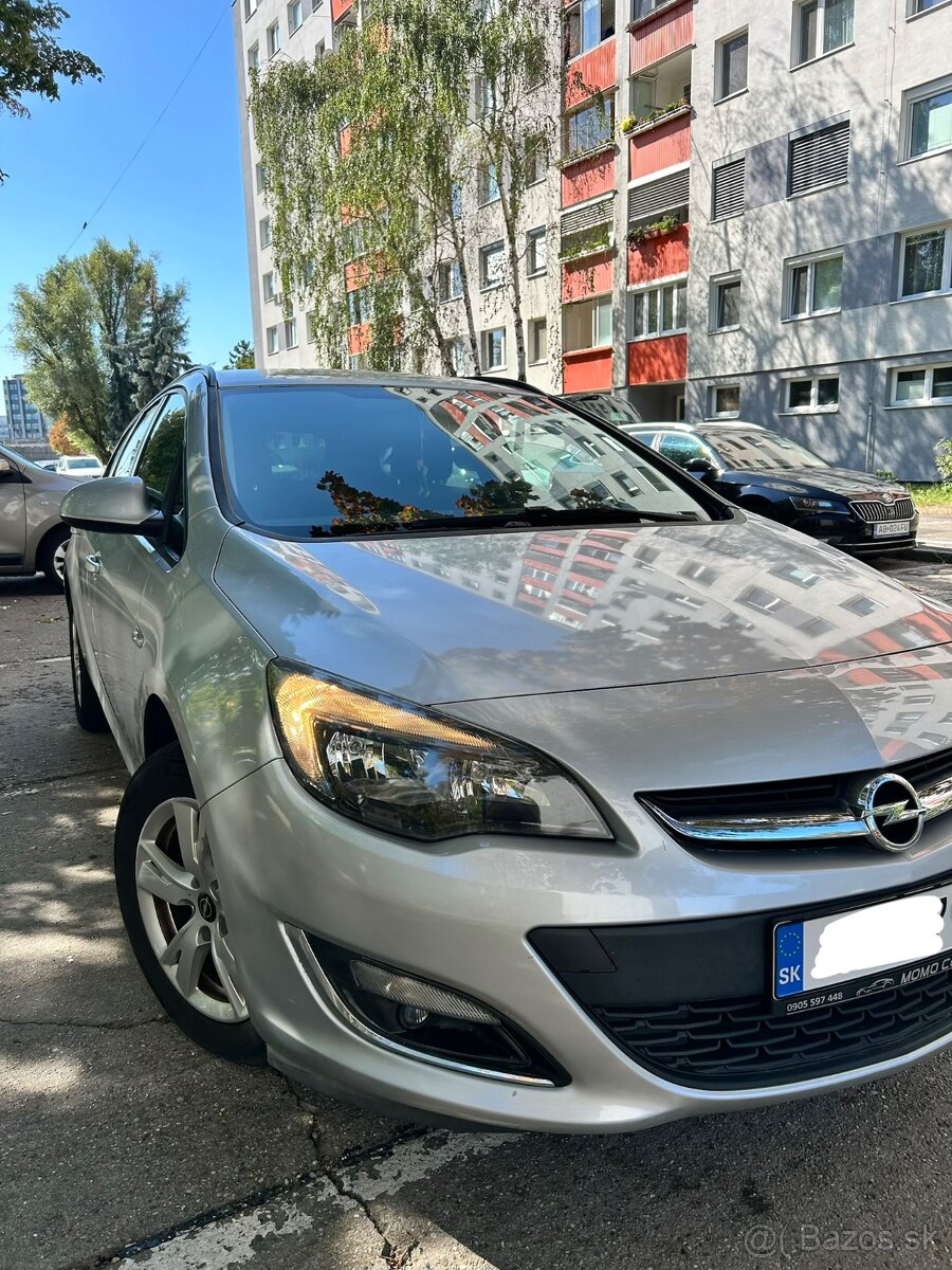 Predám Opel Astra Sport Tourer - 3