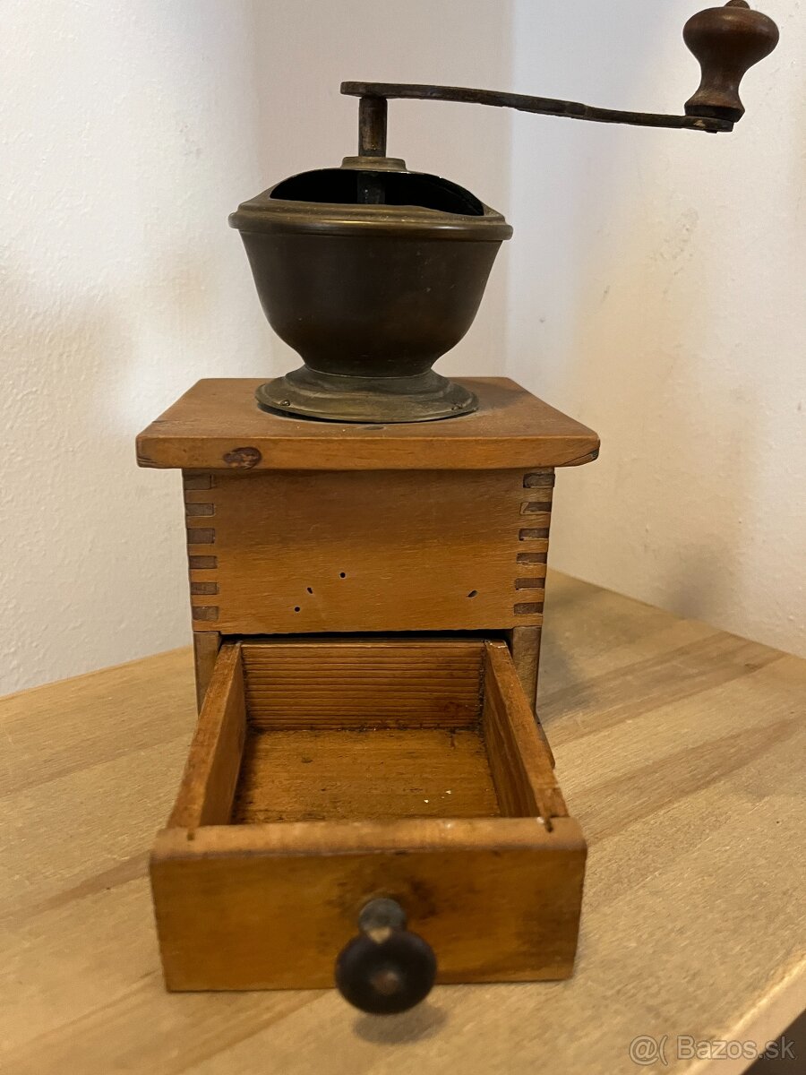 Mlynček na kávu. - 3