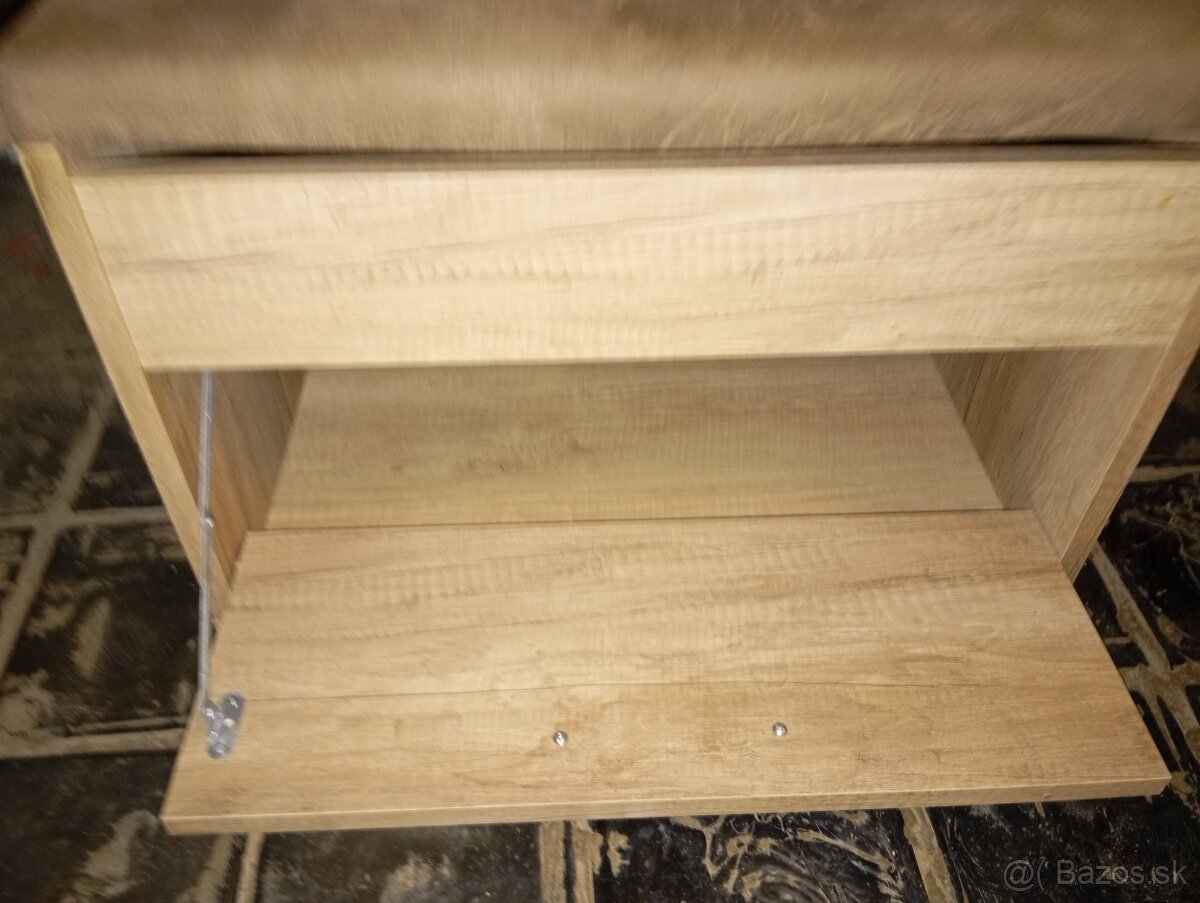 Malý pekný botník so sedenim - 3