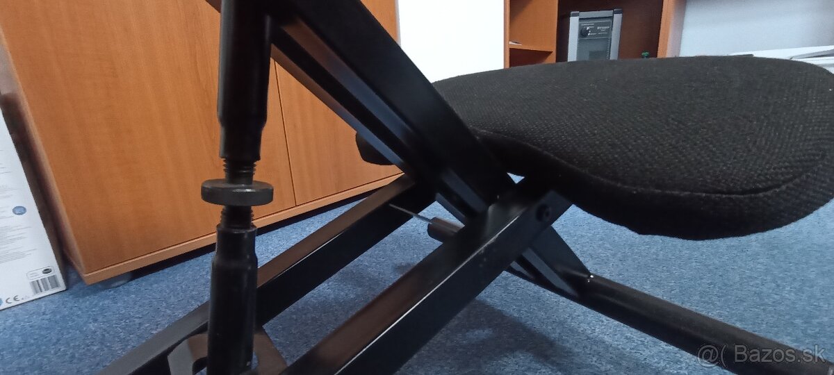 Kľačacia stolička do kancelárie - 3