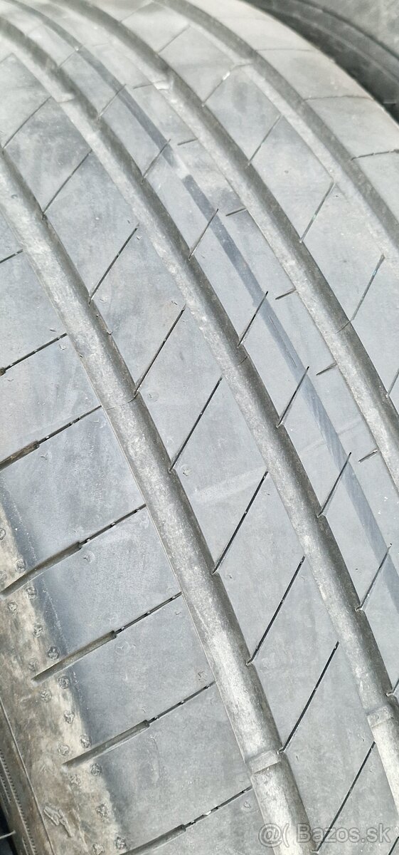 225/50 R18 Goodyear - 3