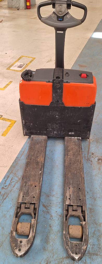 Predám elektrický paletový vozík Toyota - 3