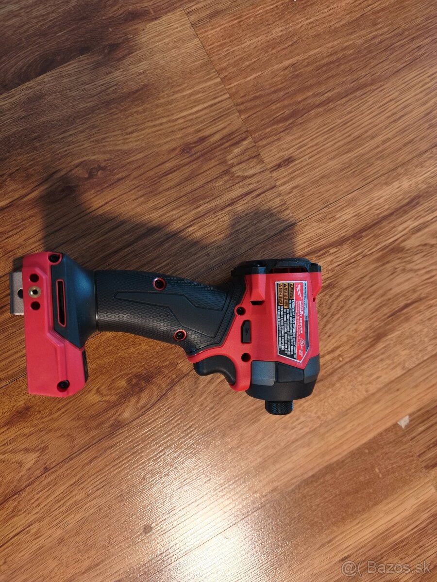 Razovy utahovak Milwaukee M18FID3 - 3