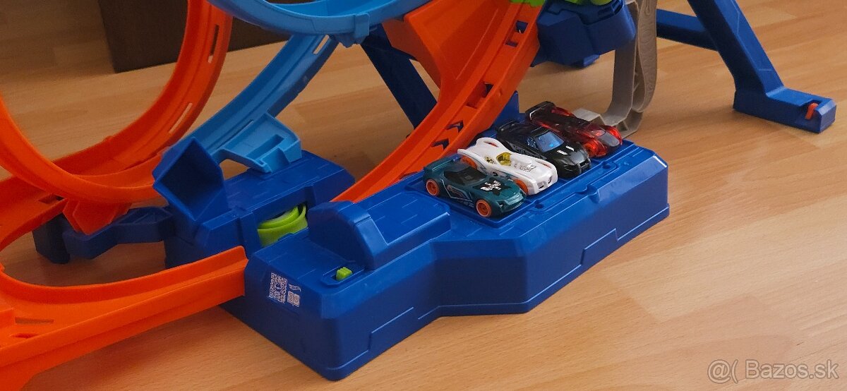 Hot Wheels – Dráha so štyrmi slučkami - 3