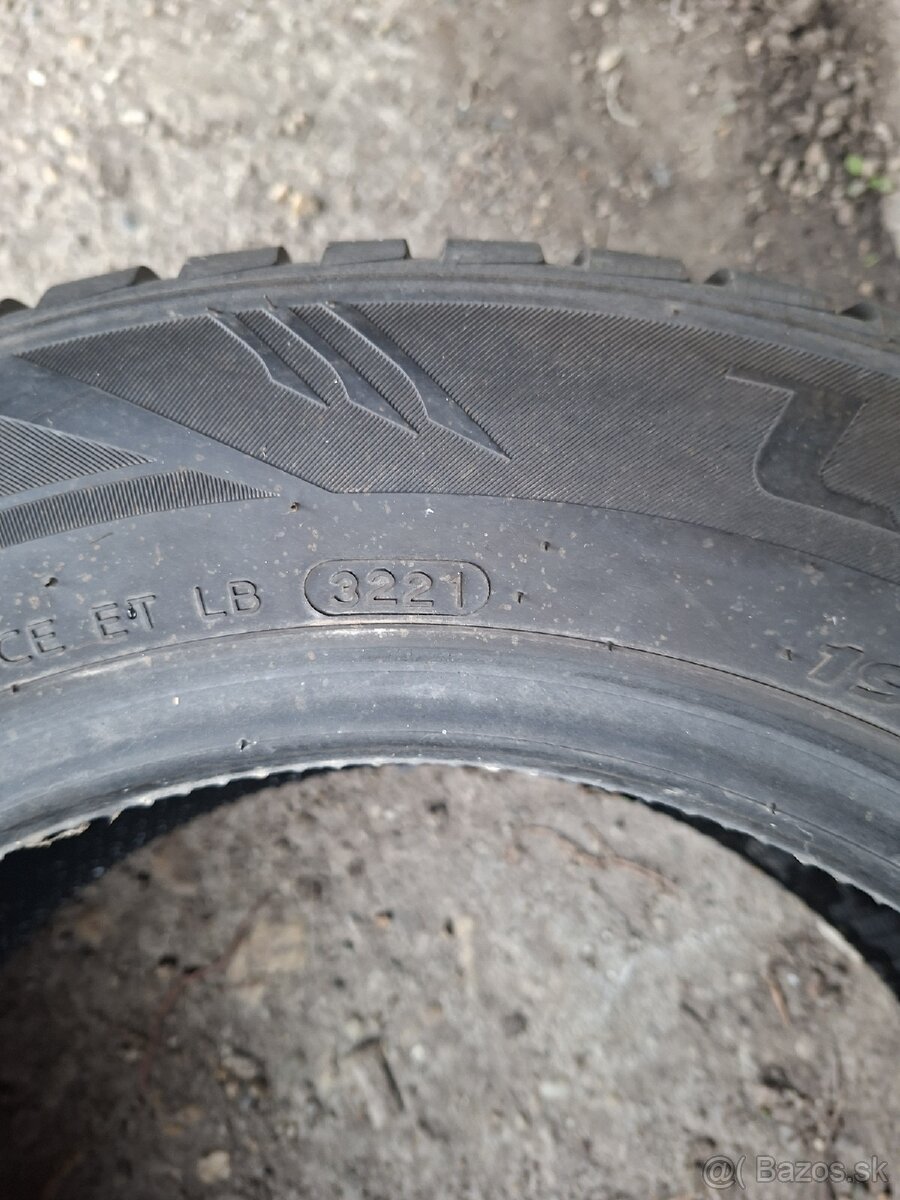 Zimne pneu Laufen 195/60R15 - 3