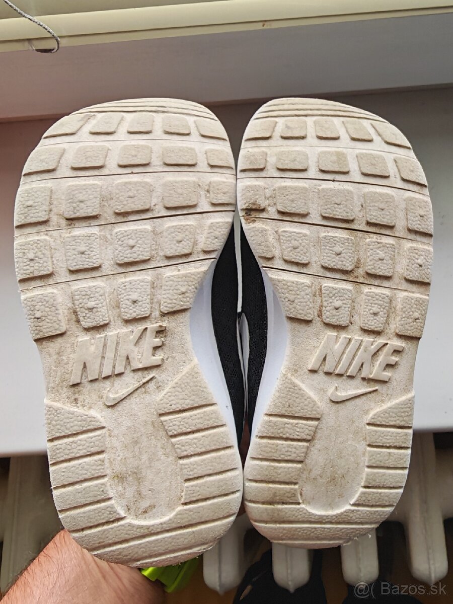 Tenisky Nike v. 27,5 - 3
