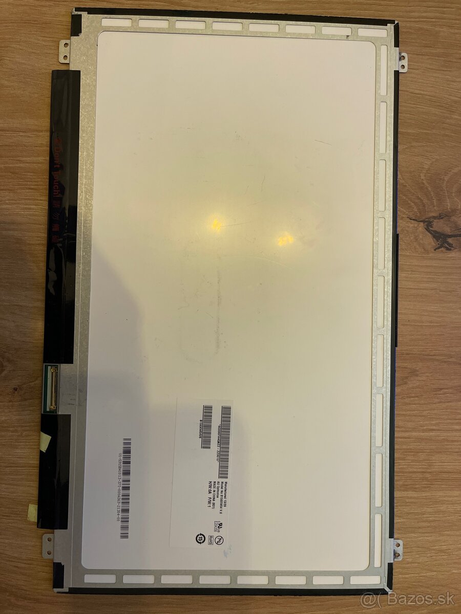 LCD panel B156XW04 V.6 - 3