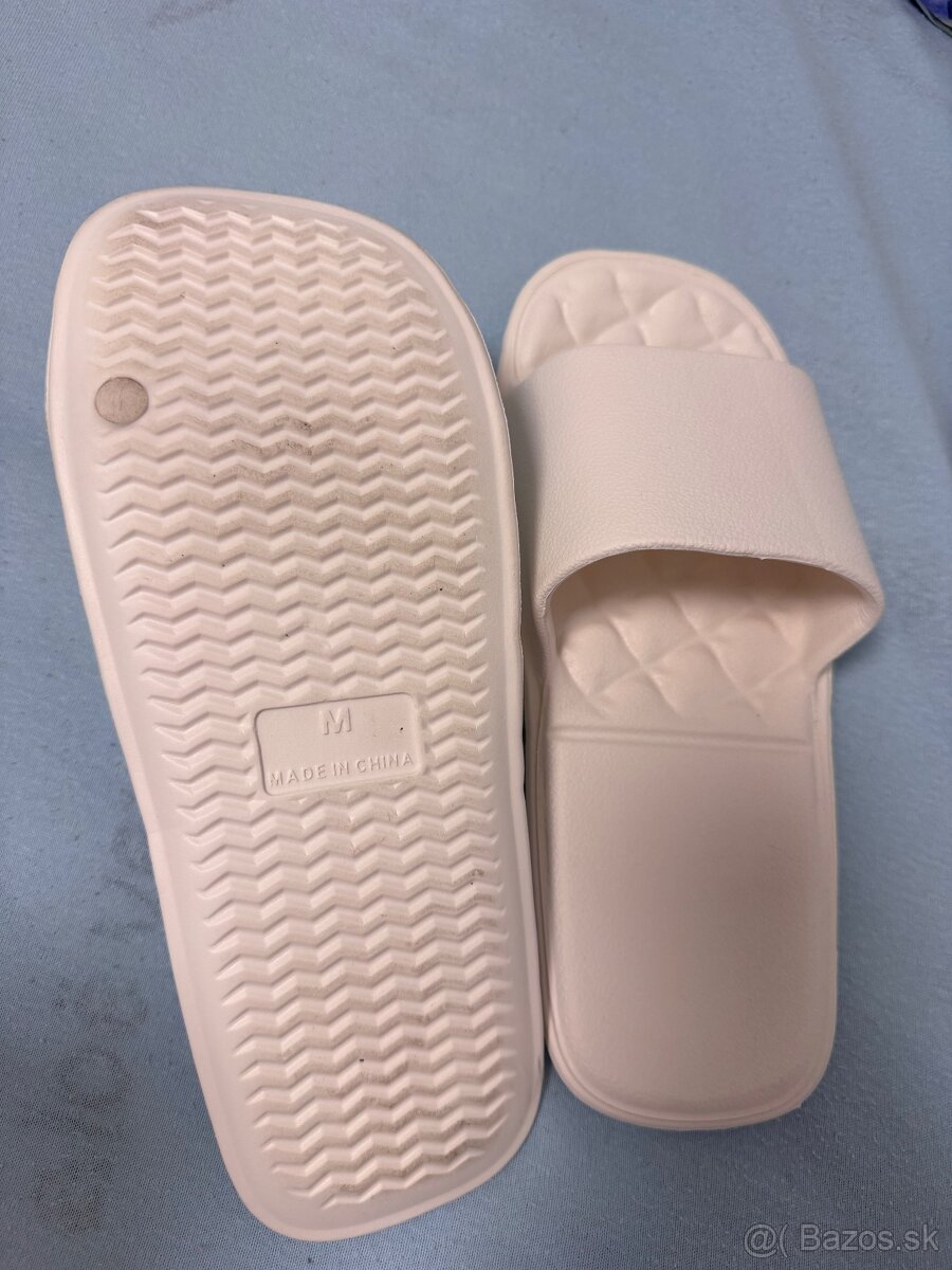 Krabica oblecenia + odsavacka - 3