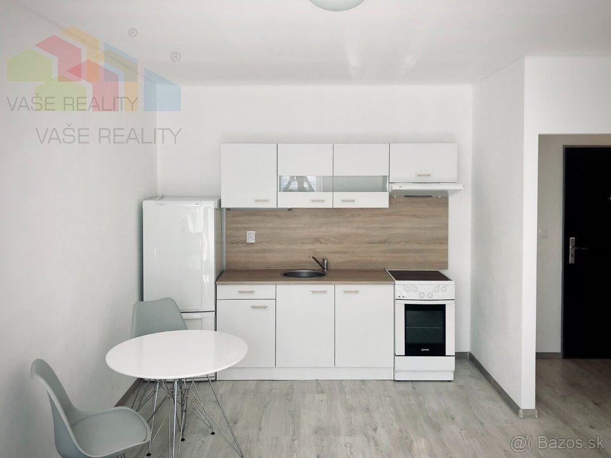 PRENÁJOM Bánovce nad Bebravou / 1 IZBOVÝ VEĽKOMETRÁŽNY BYT - 3