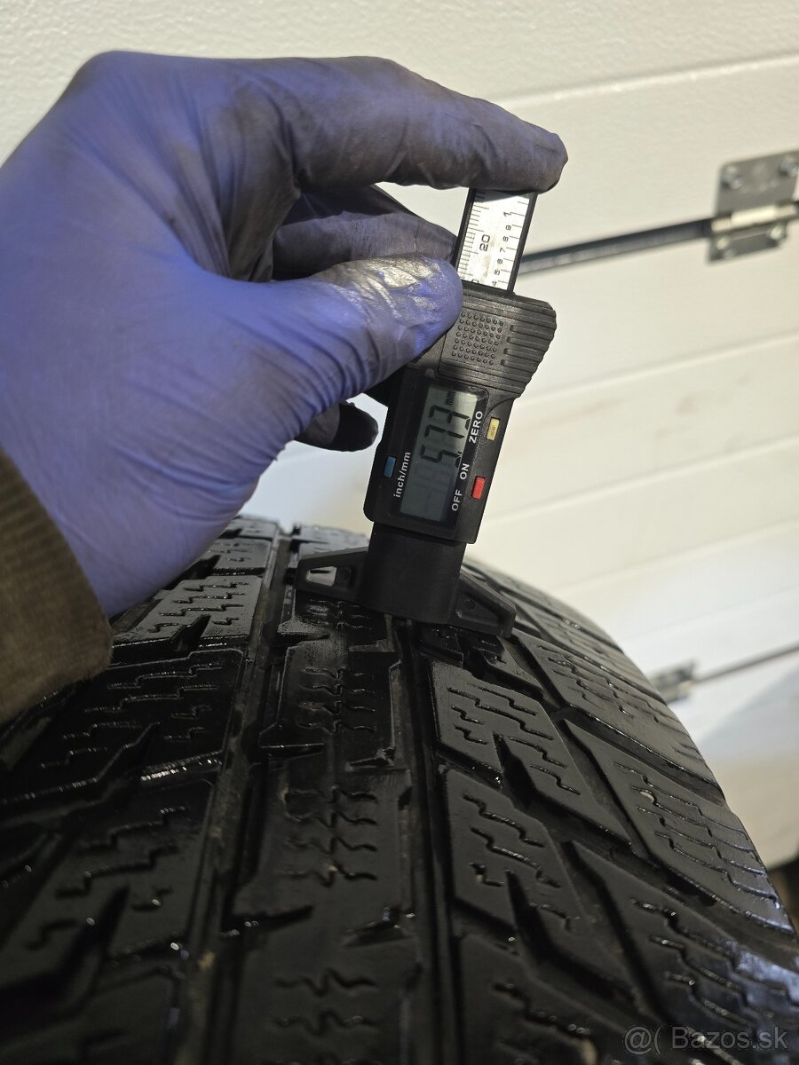 Zimné Pneu Nokian WR SUV 225/60 R17 - 3