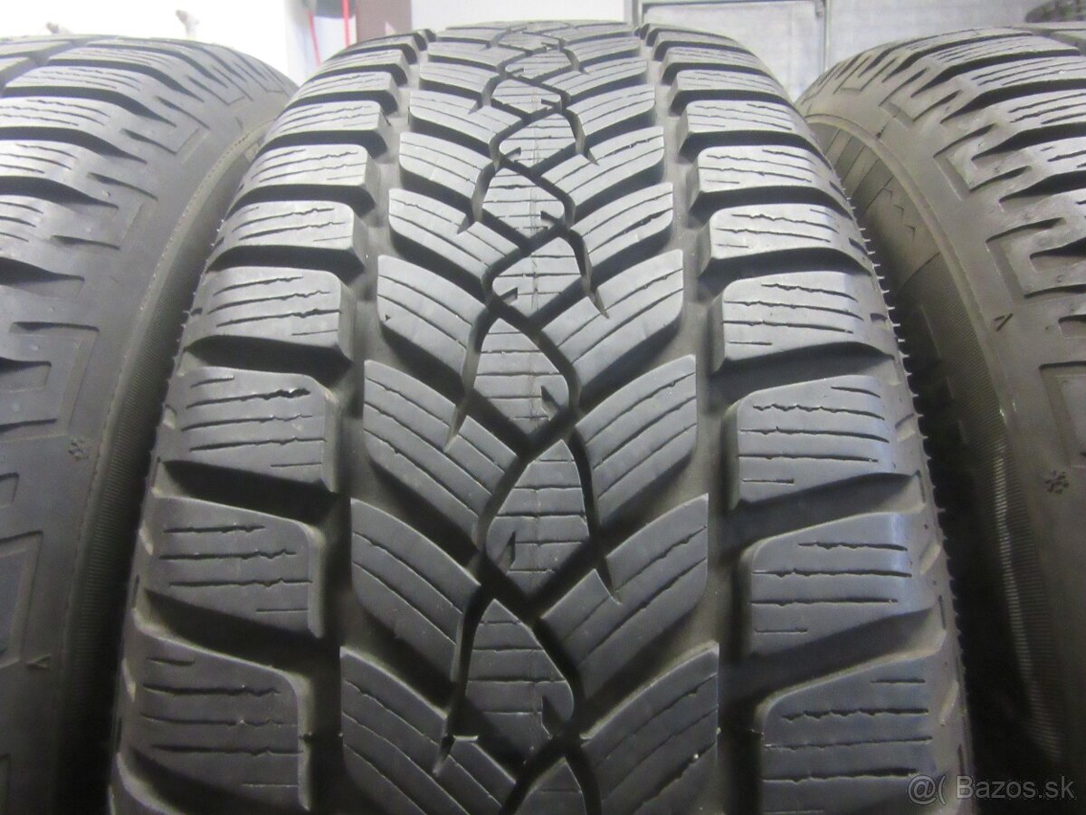 R16 Zimná sada Nissan rozteč 5x114,3 215/65R16 - 3