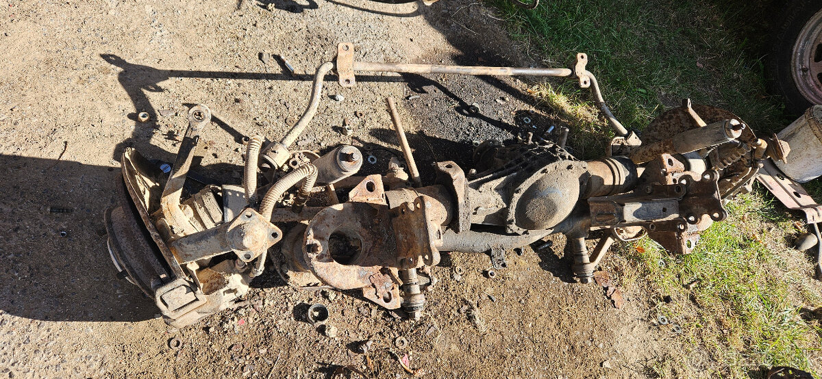 Lada Niva motor - kolesá - diely - 3