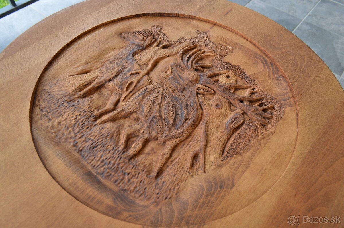 vyrezavany stôl - 3