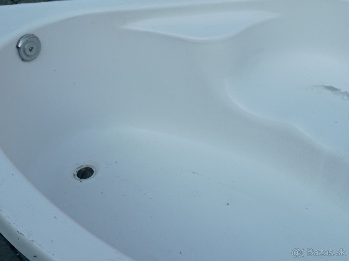 Predám rohovu vanu - 3