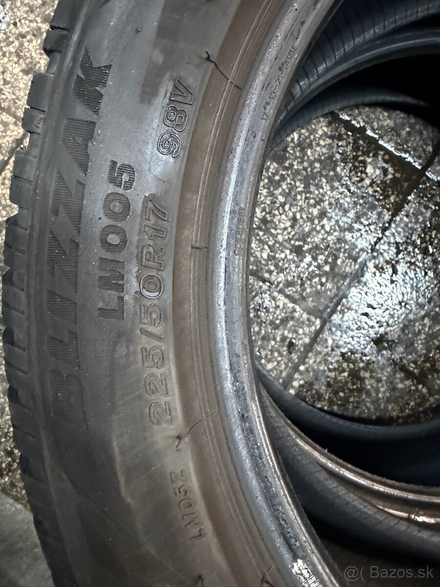 Predám zimné pneu Bridgestone 225/50R17 98V - 3