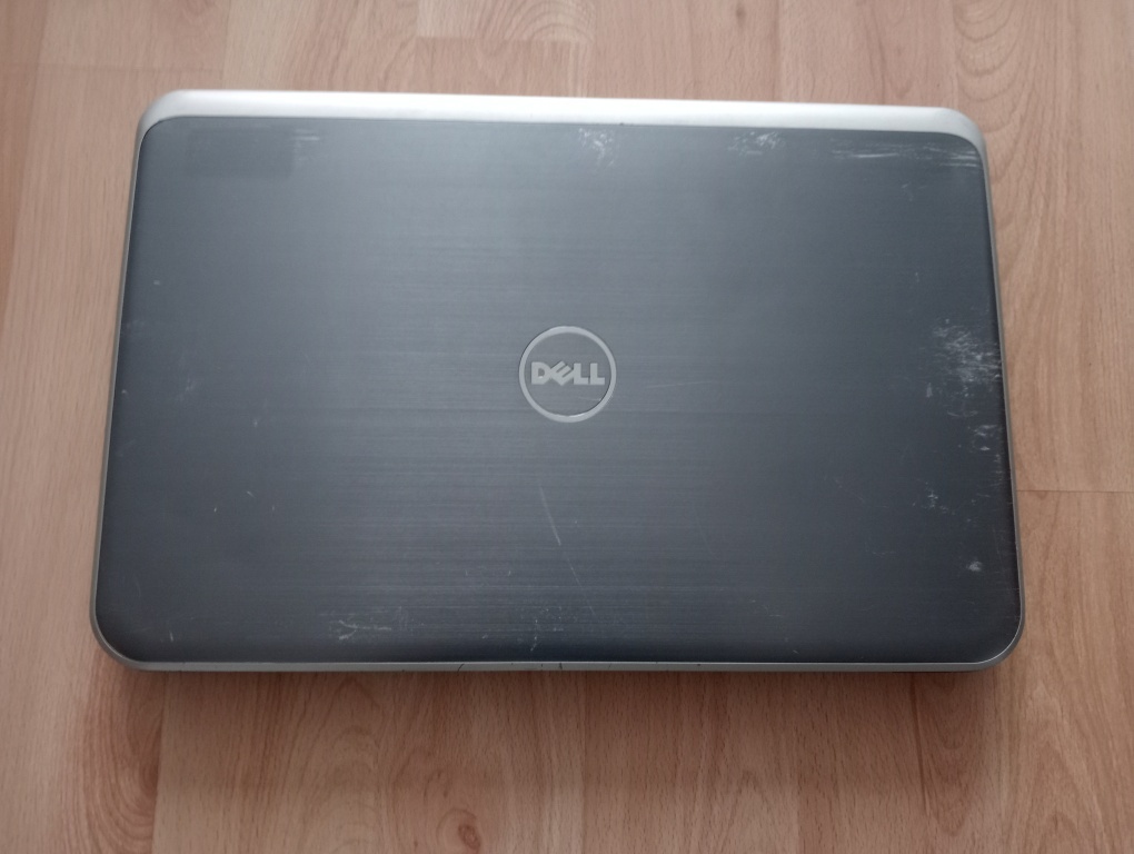 Dell Inspiron - Intel core i5 -8gb ram - Win 7 - bez baterky - 3