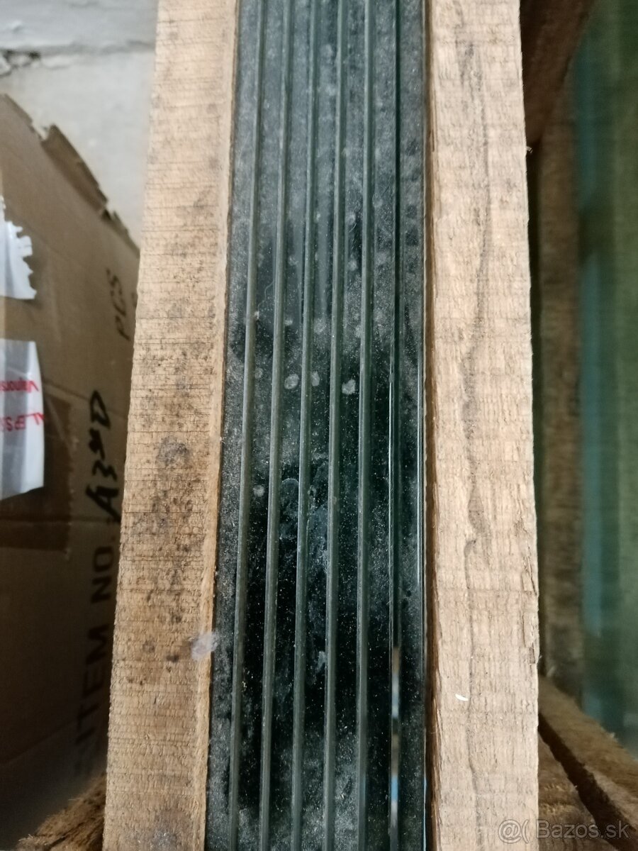 Sklenené police - 3