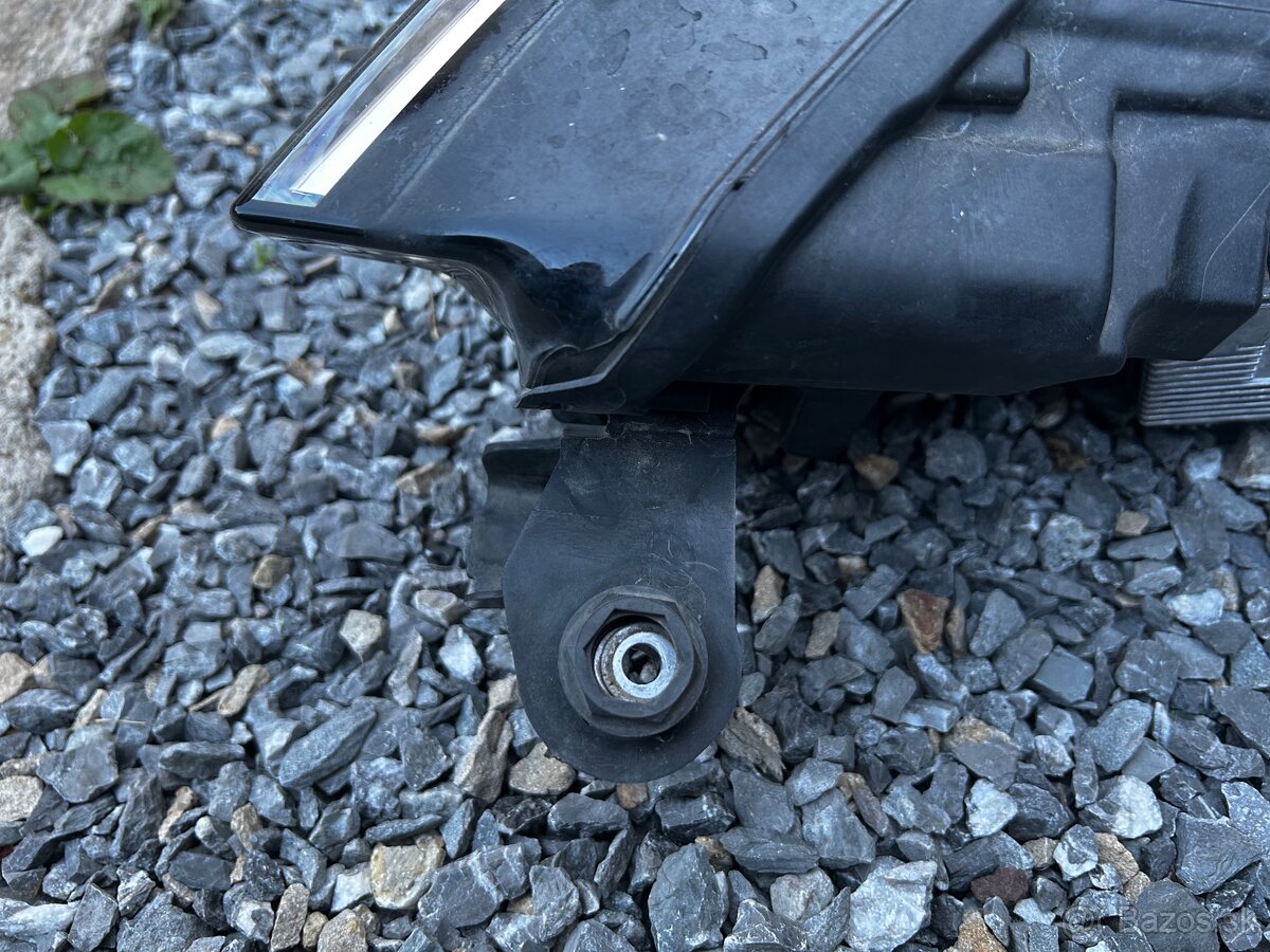 ✅Škoda Scala pravé svetlo - 3