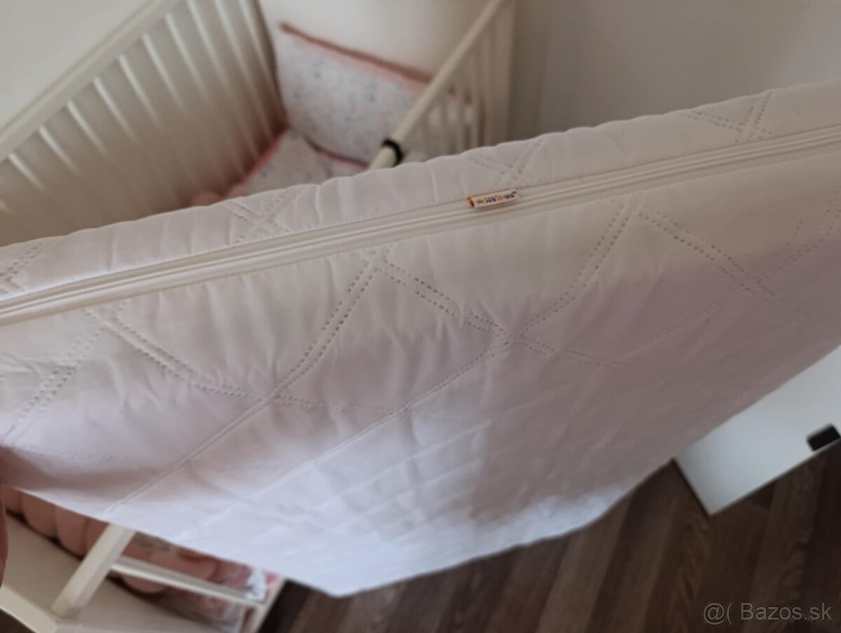 veľká priestranná postieľka + čisto nový matrac - 3