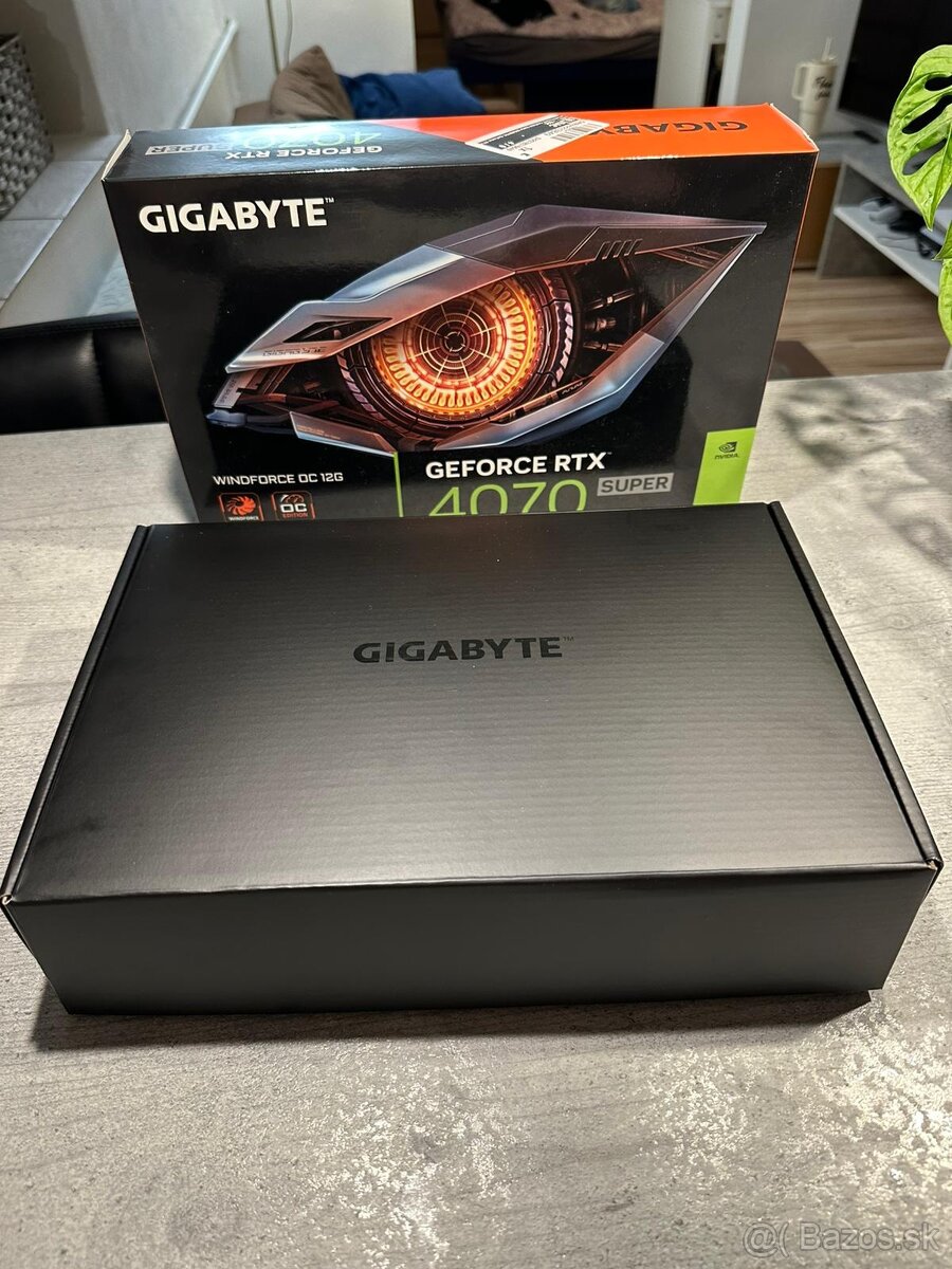 GIGABYTE RTX 4070 SUPER WINDFORCE OC 12G - 3