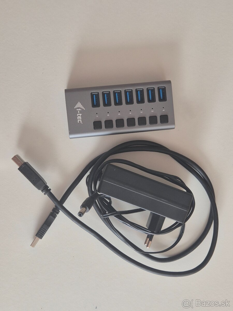 7 portovy napajany usb hub USB3.2 - 3