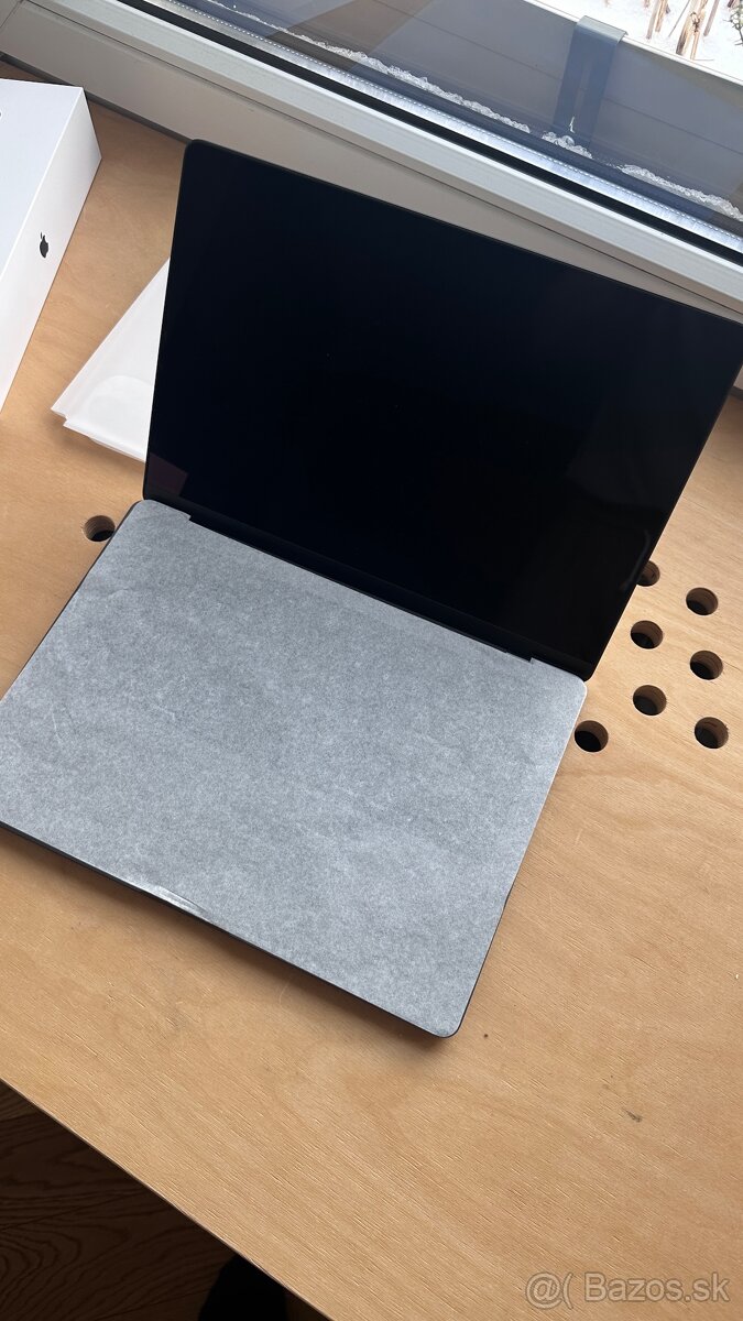 MacBook Pro 14" M5 -Cosmic Black -Úplne nový 16GB/ 1000 GB - 3