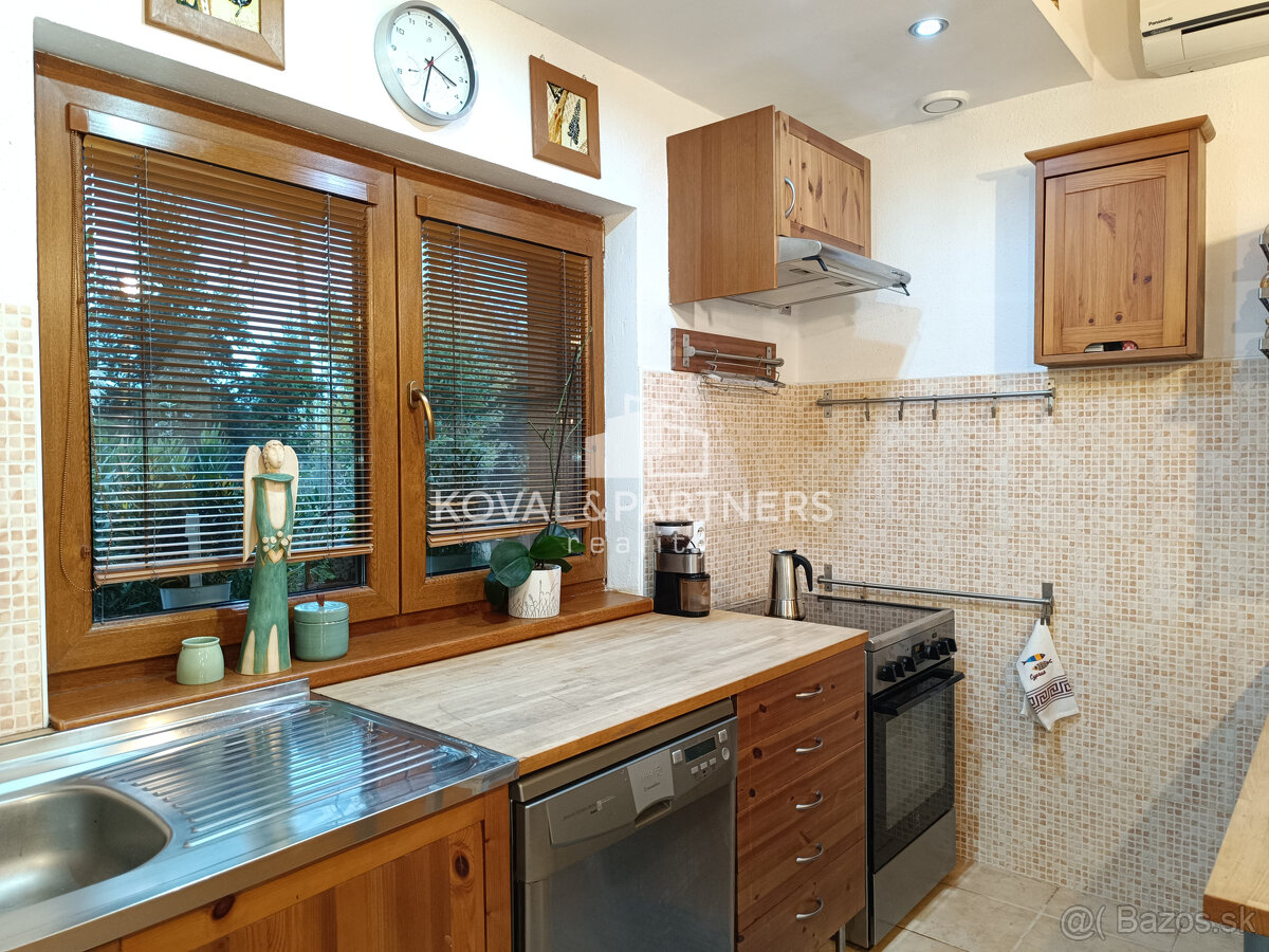 Dva rodinné domy - Cabaj-Čápor - Nitra - 3