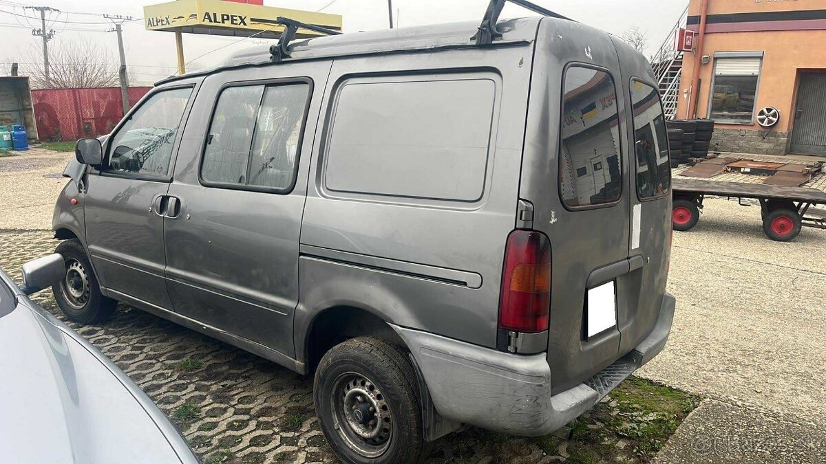 Nissan Vanette Cargo 2,3D 55KW C23 - 3