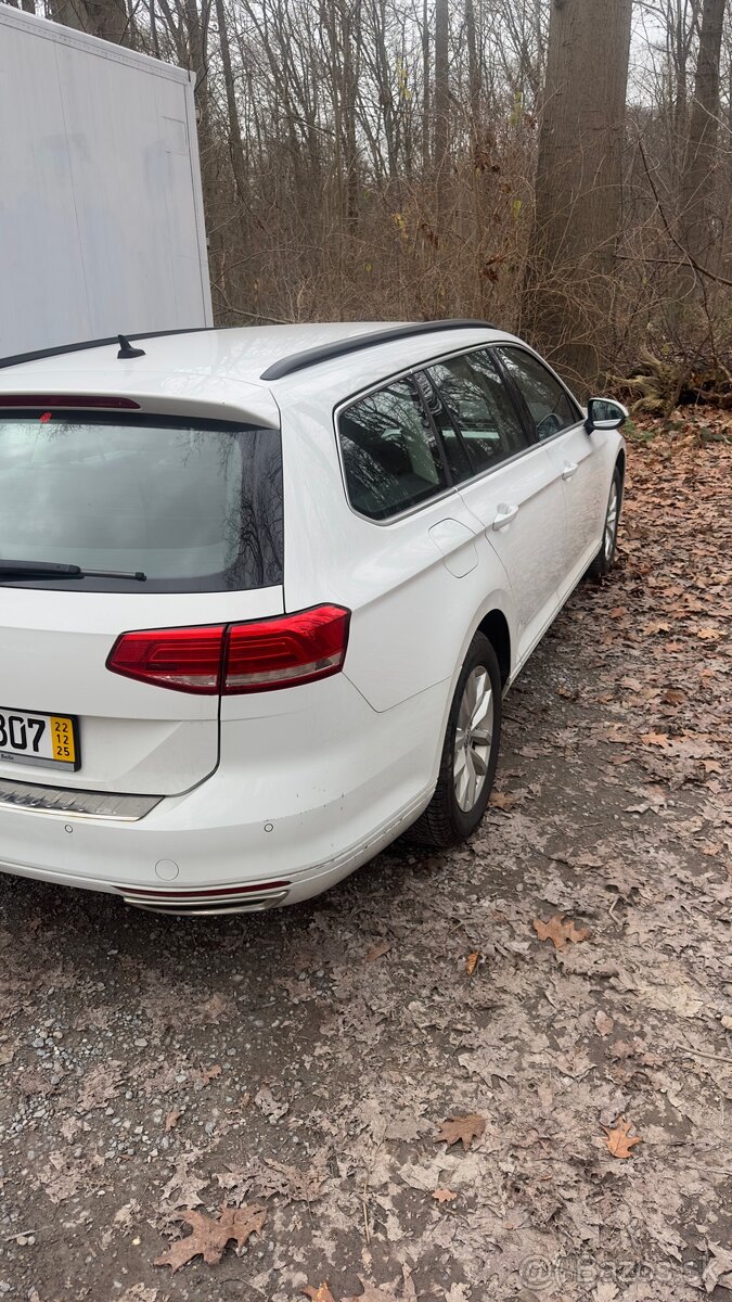 Volkswagen Passat Variant 1.6 TDI Business Comfortline DSG - 3
