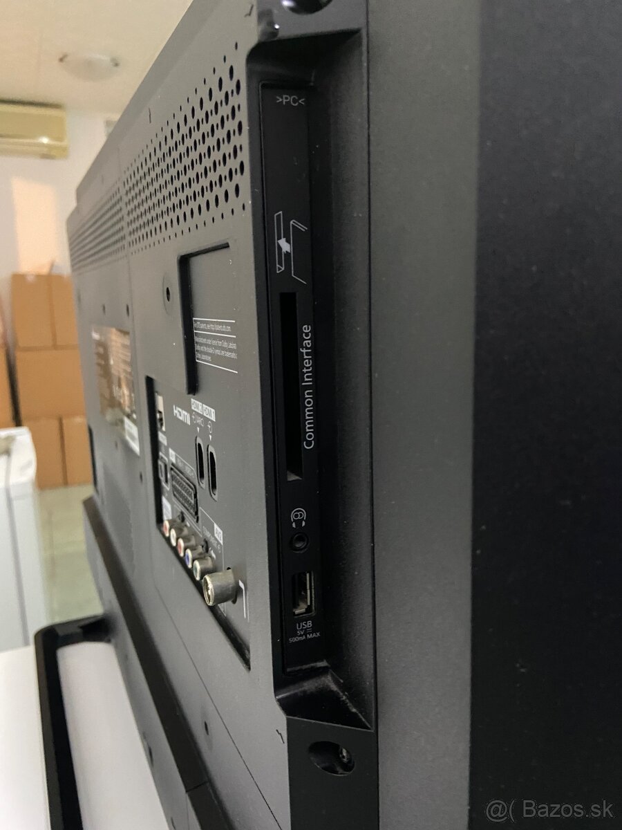 LCD Panasonic TX-32AS500E ako nový za 100€. - 3