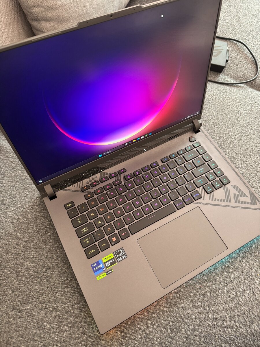 Asus ROG Strix G16 (model G614J) - 3