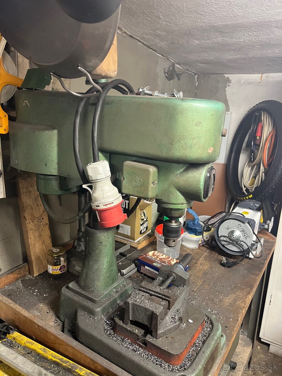 Stoloval vŕtačka - 3