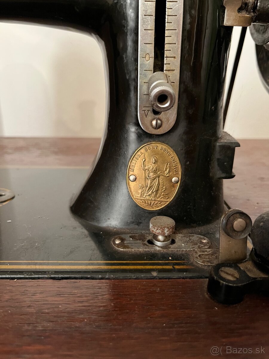 Funkčný šijací stroj Minerva 21B - 3